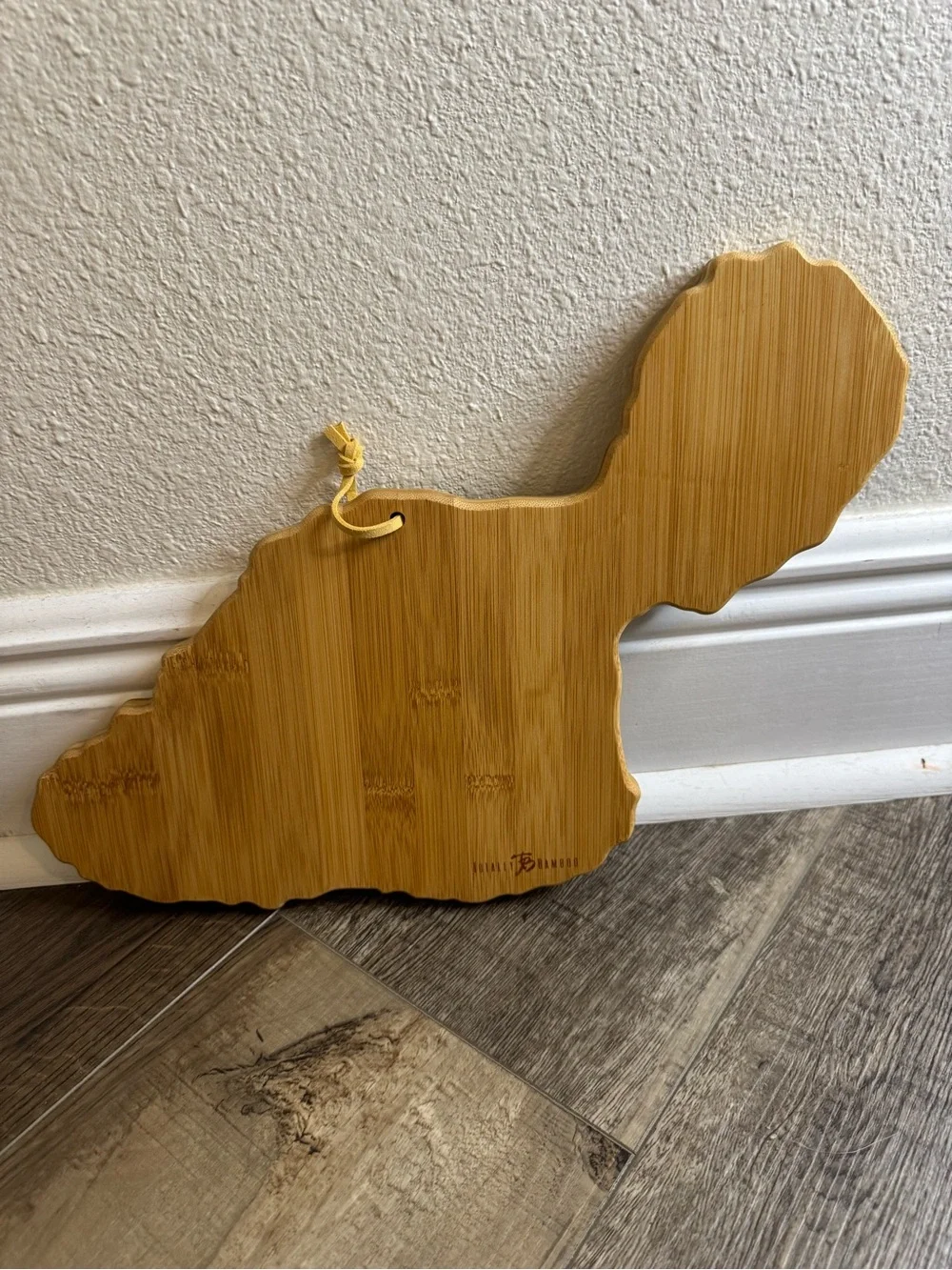 Maui Wooden Map Serving/Cutting Board Wall Art - Natural Brown